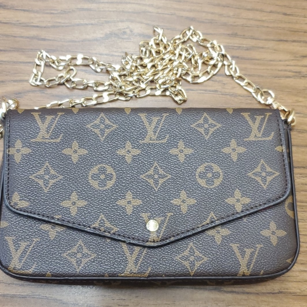 Brown clutch/crossbody